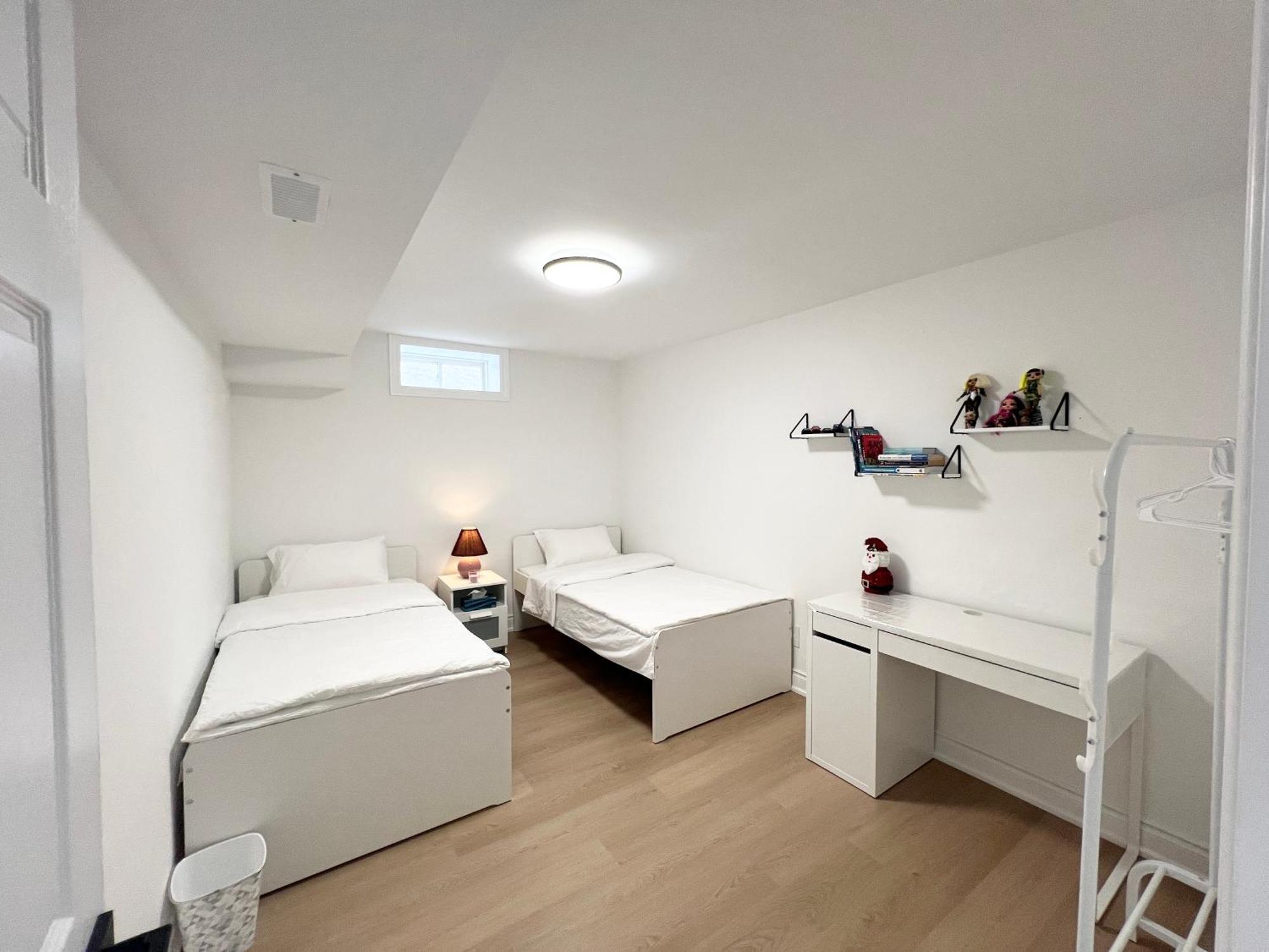 Cozy, Brand-New, 2Bdr,Walkout Apt, Free Parking Richmond Hill Eksteriør billede