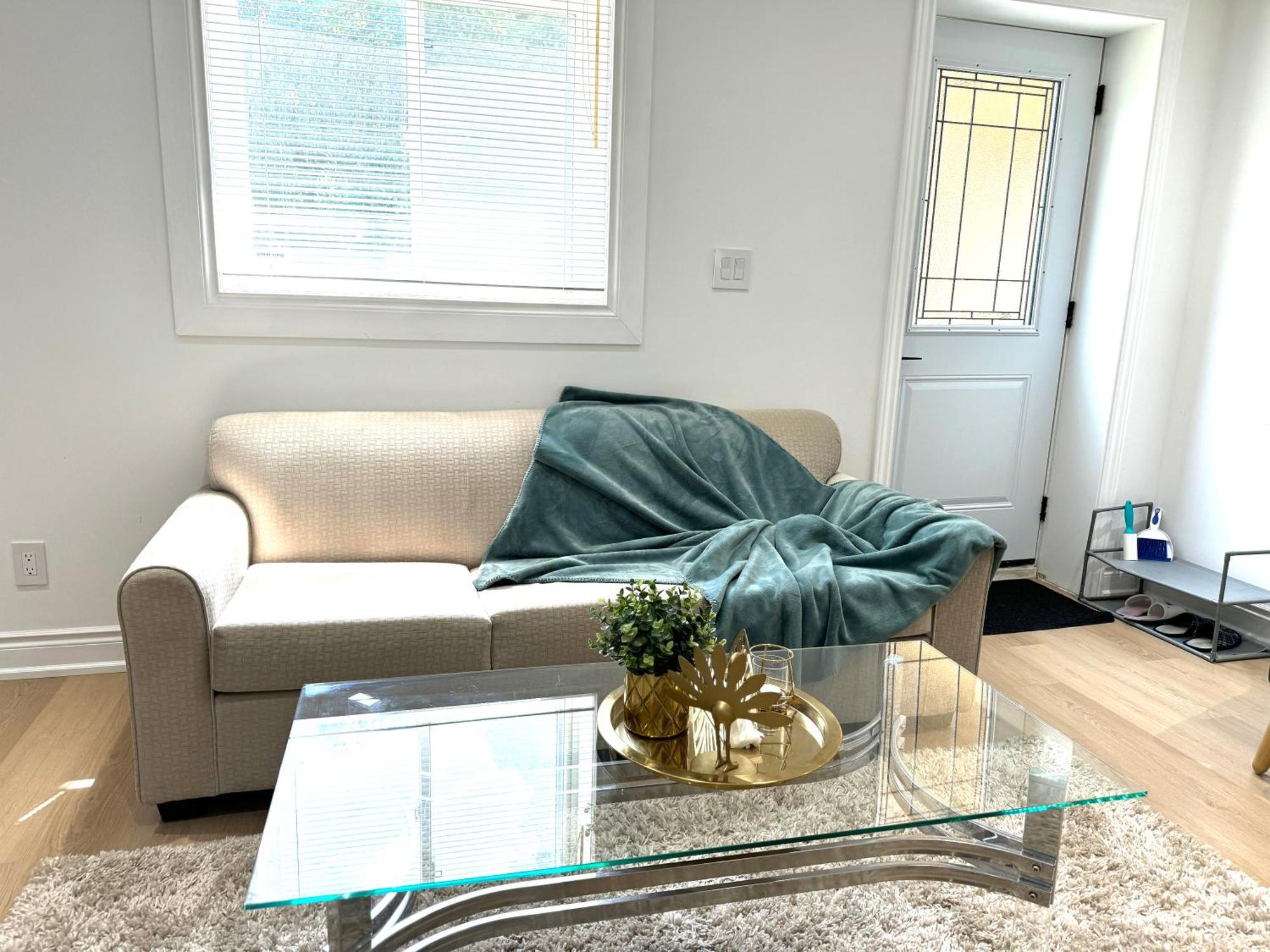 Cozy, Brand-New, 2Bdr,Walkout Apt, Free Parking Richmond Hill Eksteriør billede