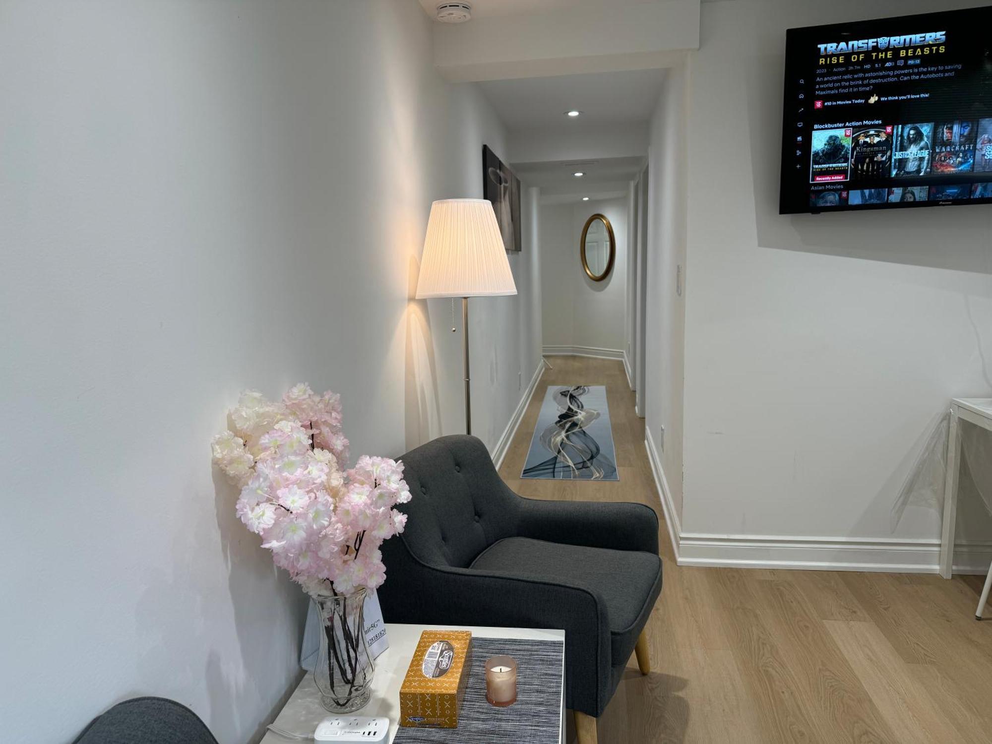 Cozy, Brand-New, 2Bdr,Walkout Apt, Free Parking Richmond Hill Eksteriør billede