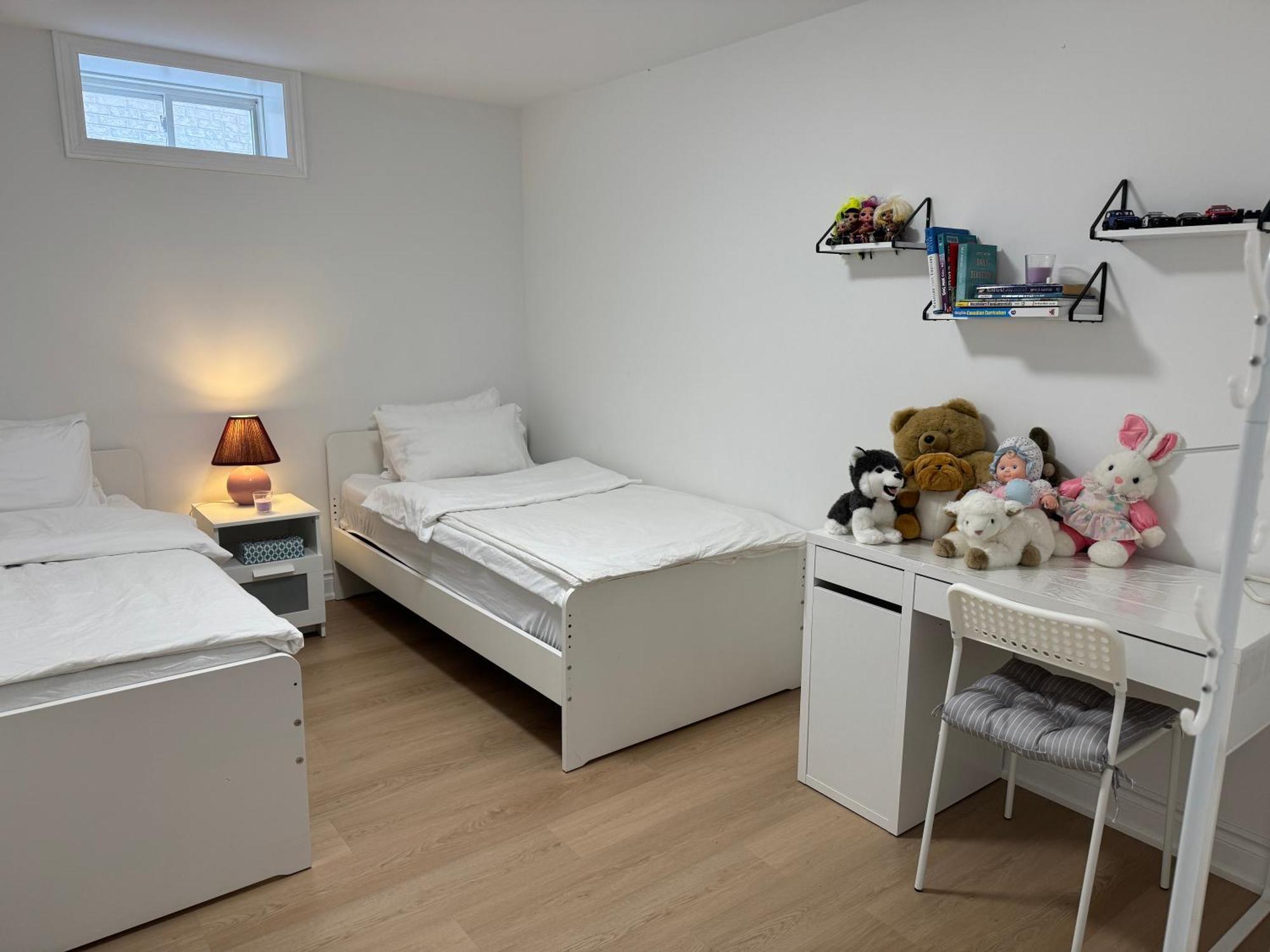 Cozy, Brand-New, 2Bdr,Walkout Apt, Free Parking Richmond Hill Eksteriør billede