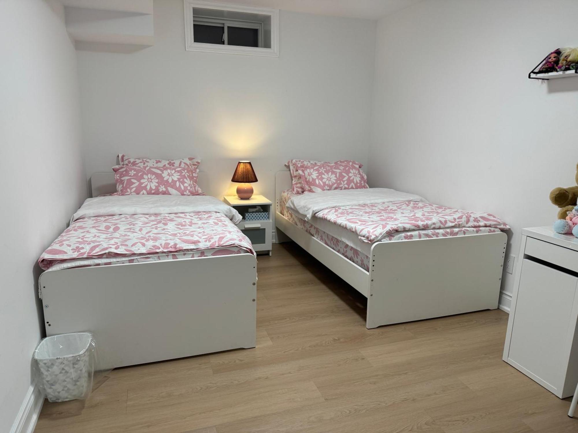 Cozy, Brand-New, 2Bdr,Walkout Apt, Free Parking Richmond Hill Eksteriør billede